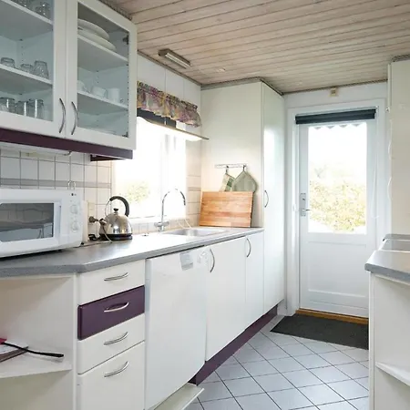 Awesome In Hadsund With Sauna Vakantiehuis