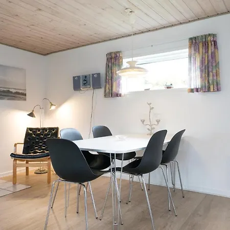 Feriehus Hyggeligt Hjem I Hadsund Med Sauna